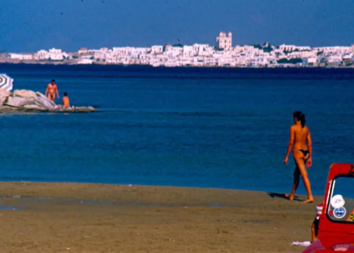 Sunloft-paros 公寓式酒店 3*