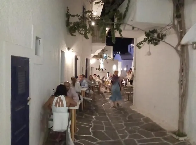 Sunloft-paros 公寓式酒店 3*